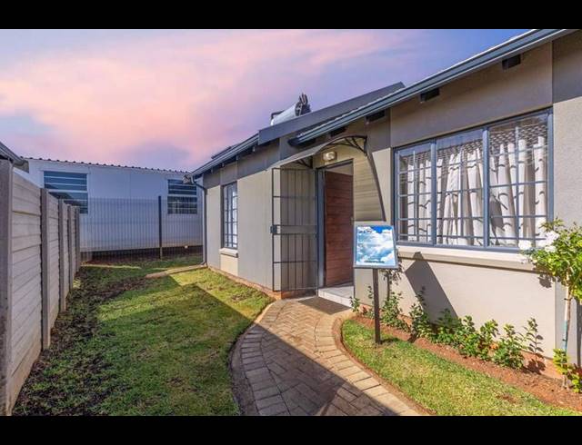 2 BEDROOM HOUSE FOR SALE IN SAVANNA CITY